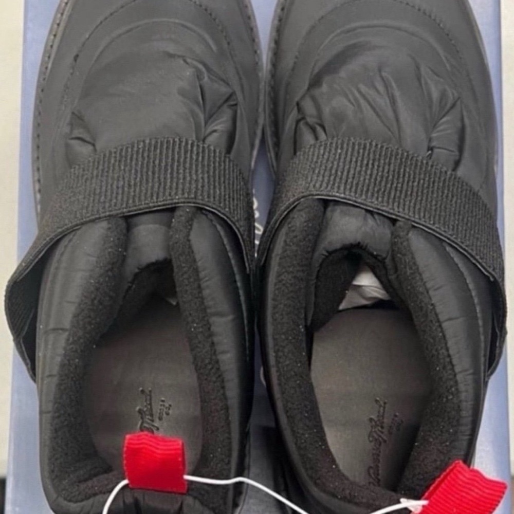 Women’s Water Repellent Shoes Size 12